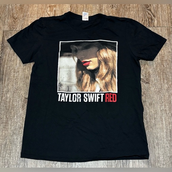 Taylor Swift Tops - Original 2013 Taylor Swift Red Tour T-Shirt